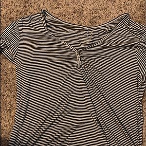 V-neck striped tee
